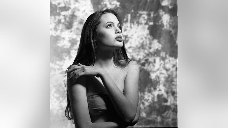 angelina-jolie-child-photos-ftr